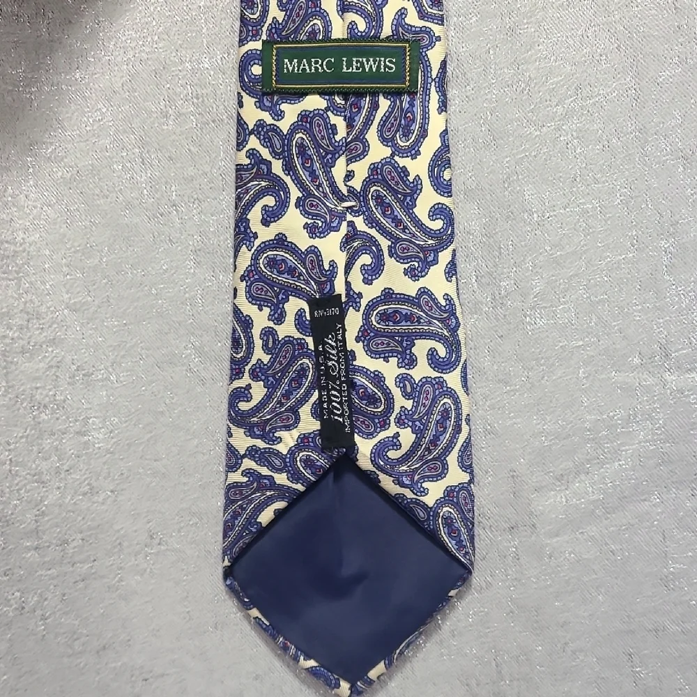 100% Silk MARC LEWIS Paisley Tie in‎ Navy and Cream Imported From ITALY